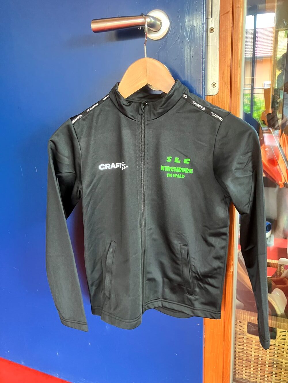 Jacken und Hoodies